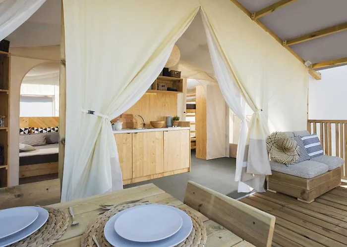 Baia Campingplatz 4*