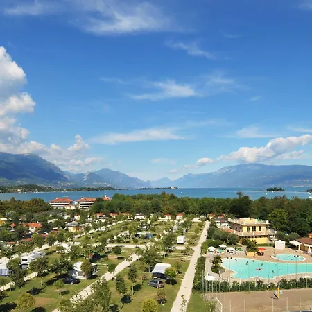 Camping Baia 4*